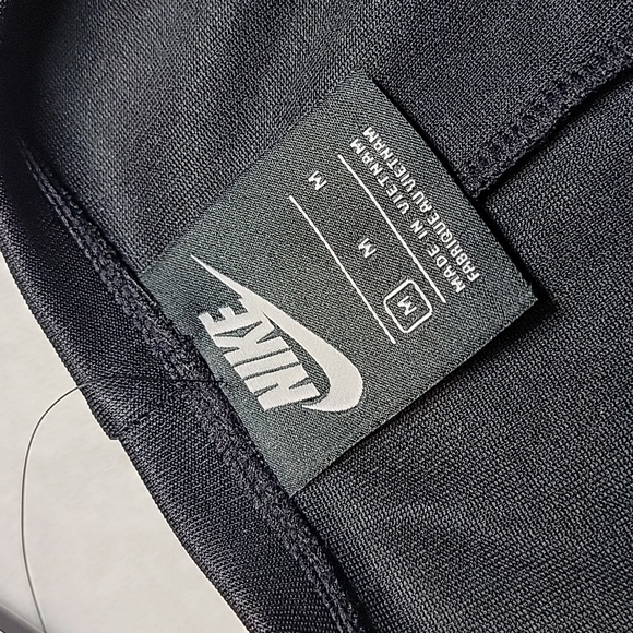 Nike NSW Icon Clash Dress - Picture 13 of 14